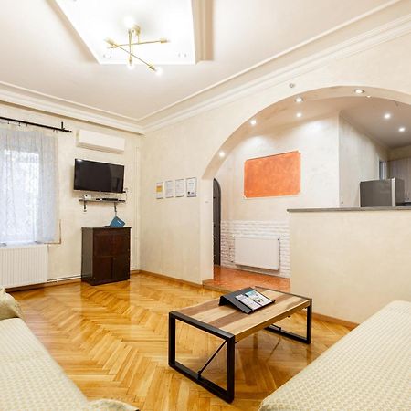 Mari&Emi Flat In Corvin Apartment Будапеща Екстериор снимка